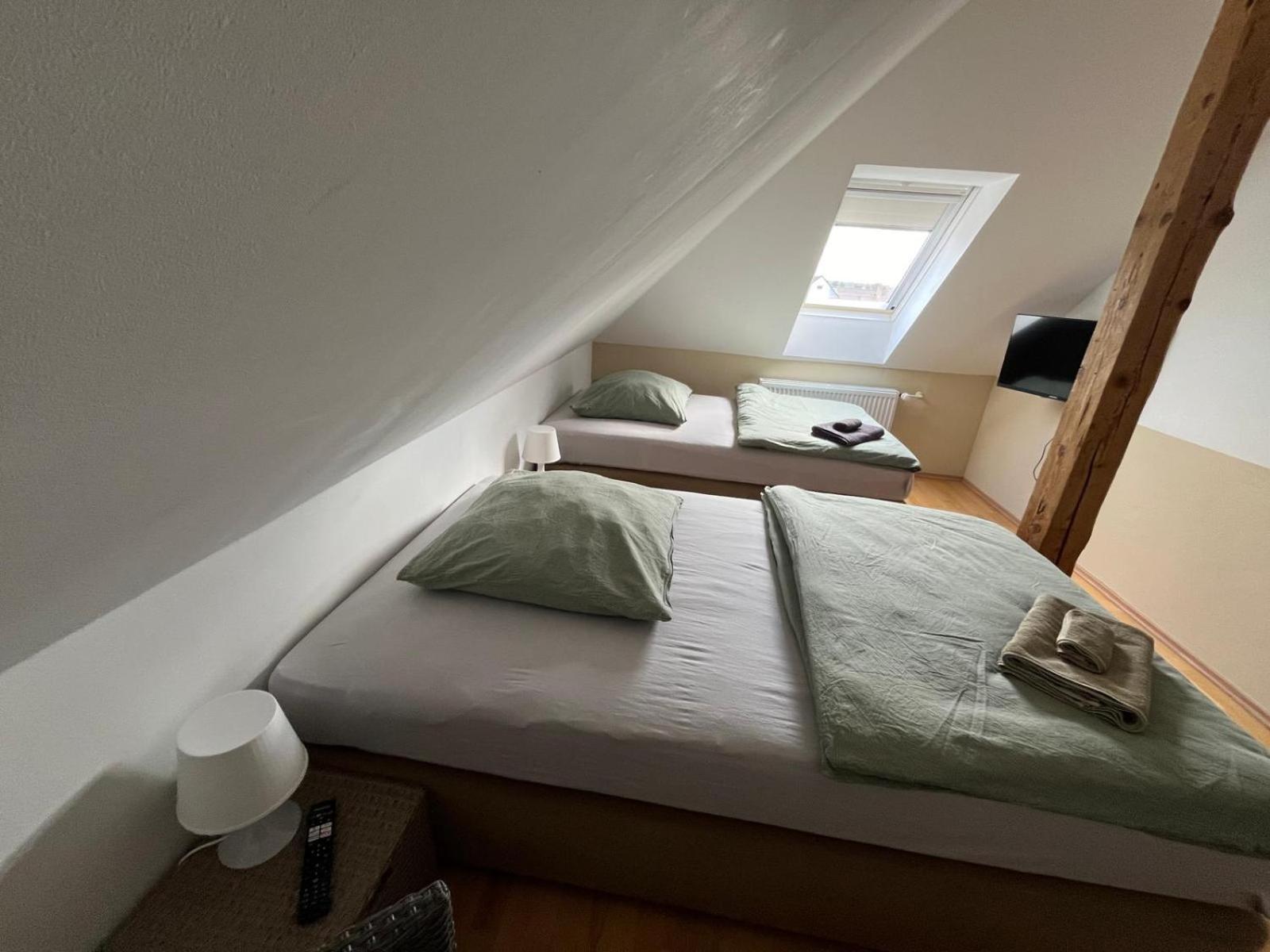 Doppelzimmer-Bad-Kuehlschrank-Tv-19 Meine Exterior photo