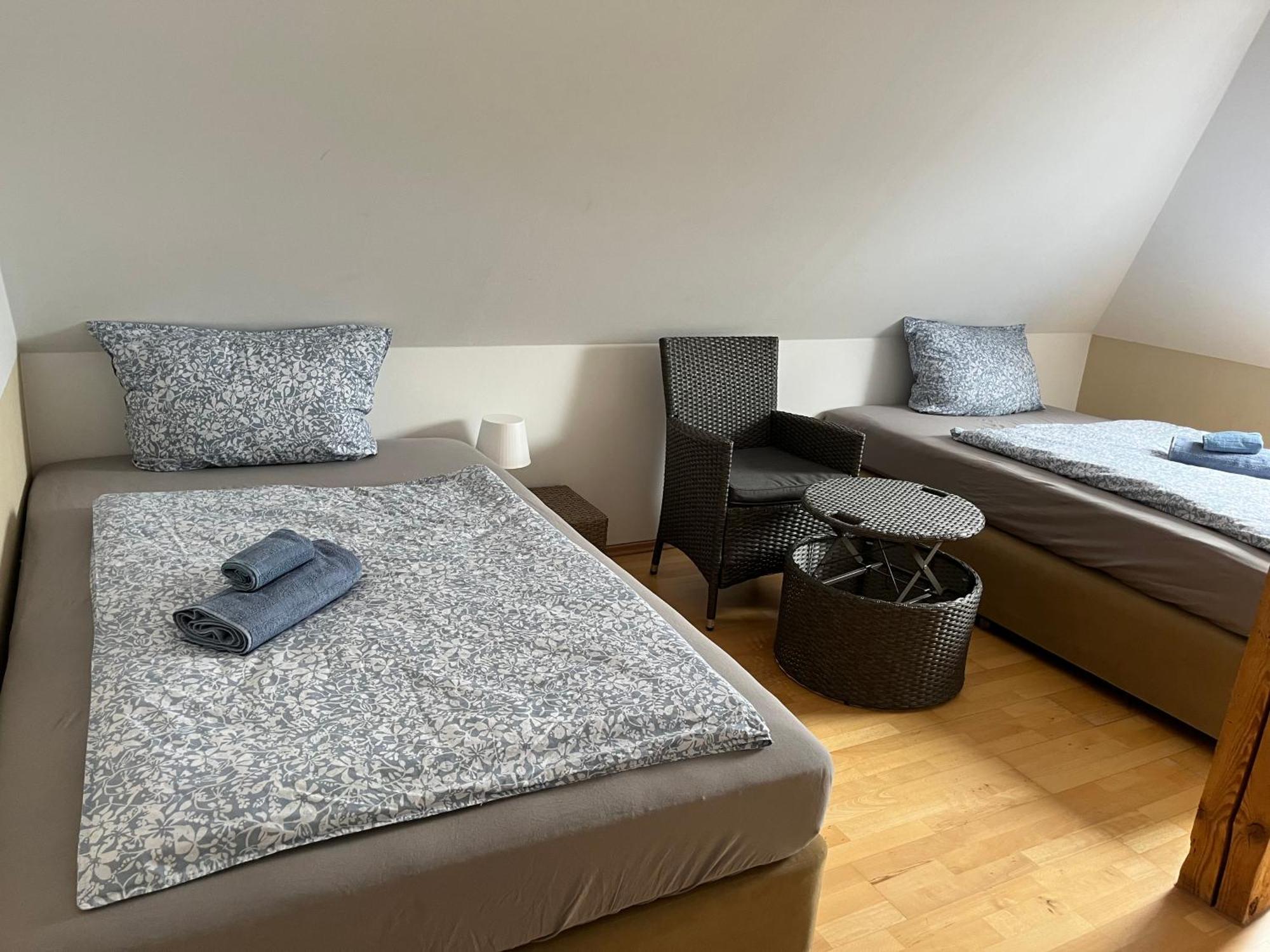 Doppelzimmer-Bad-Kuehlschrank-Tv-19 Meine Exterior photo