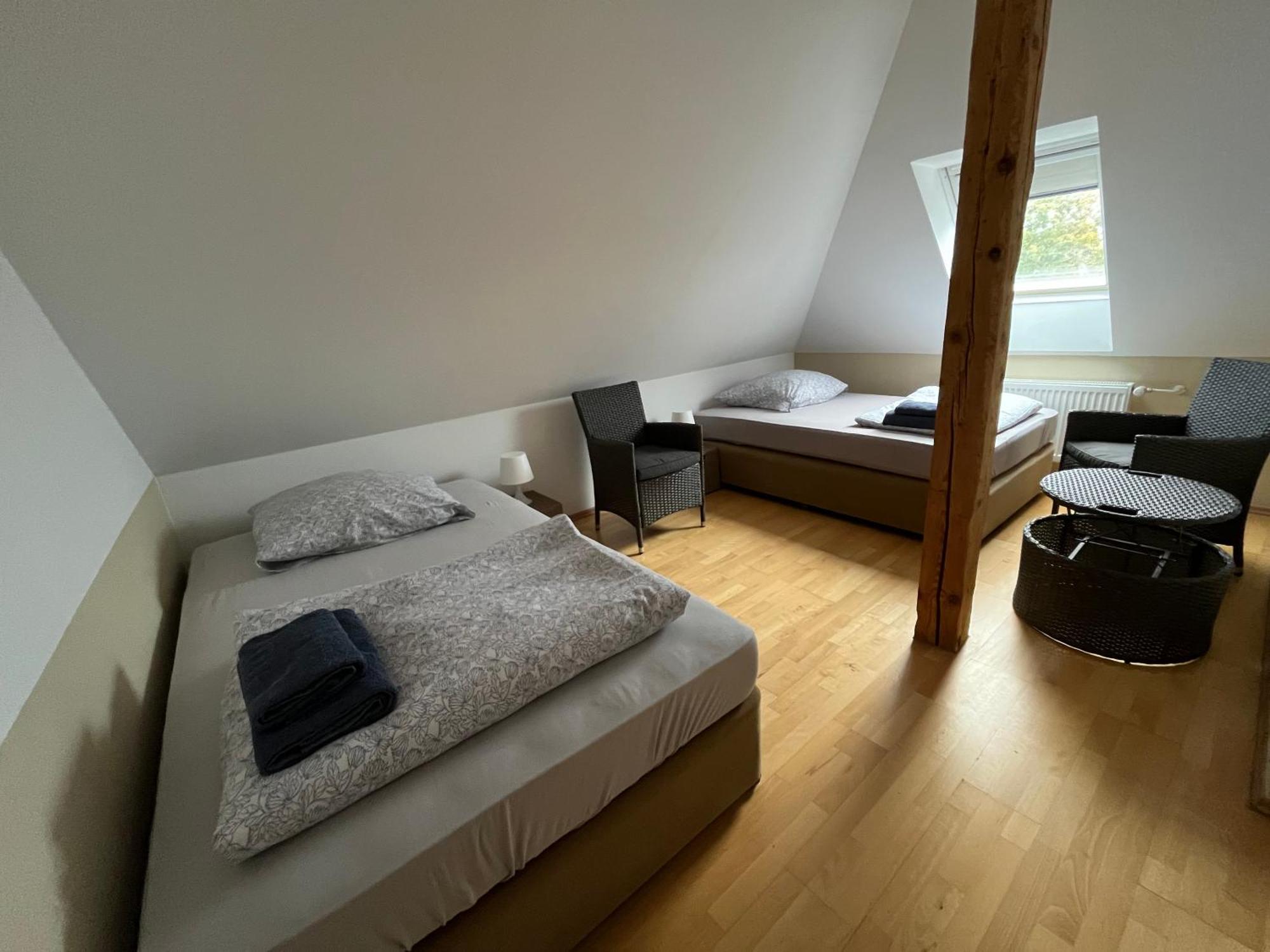 Doppelzimmer-Bad-Kuehlschrank-Tv-19 Meine Exterior photo