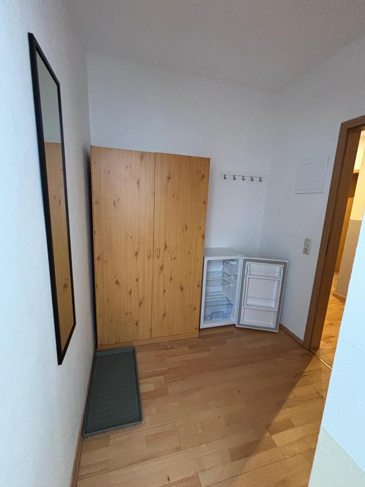 Doppelzimmer-Bad-Kuehlschrank-Tv-19 Meine Exterior photo